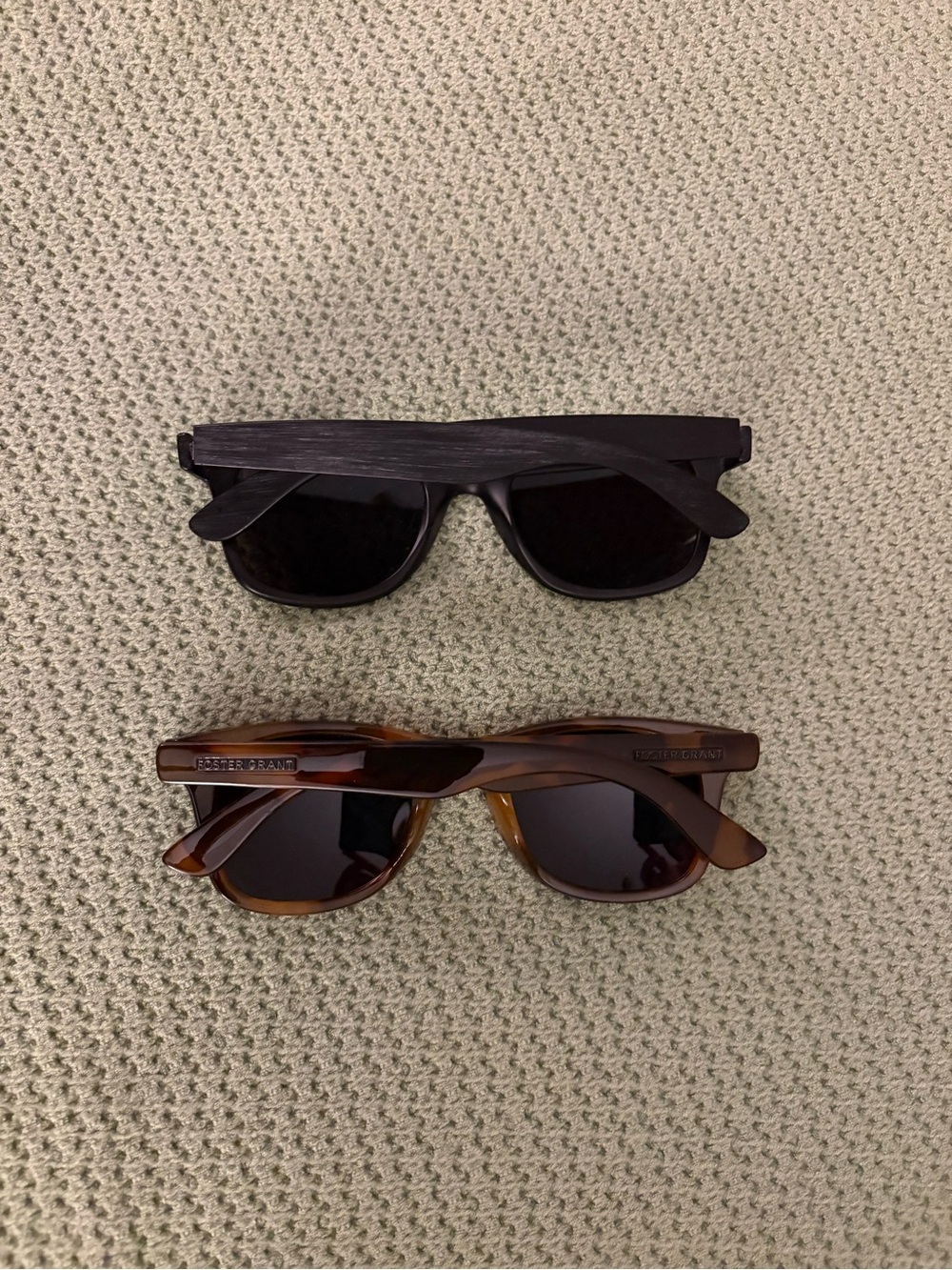 Classic Wayfarer-Style Unisex Sunglasses - Charcoal Gray & Tortoiseshell - Picture 2 of 2